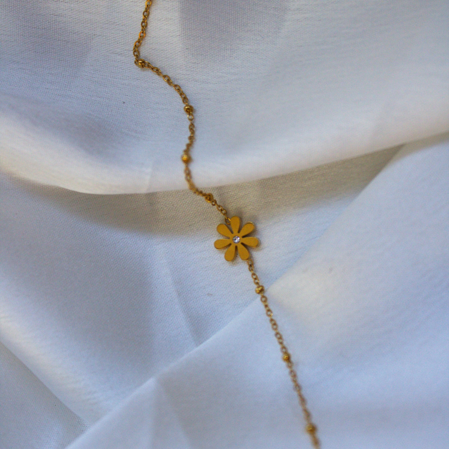 Dainty 18kt Gold Plated Flower Bracelet