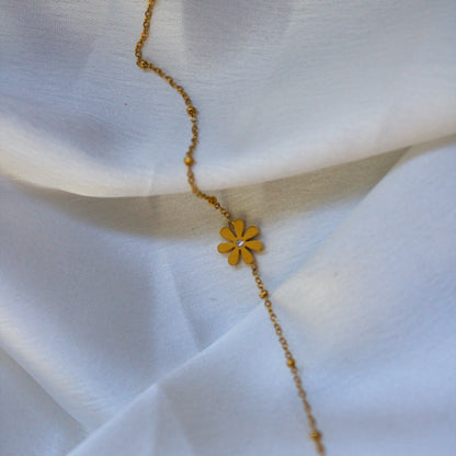 Dainty 18kt Gold Plated Flower Bracelet