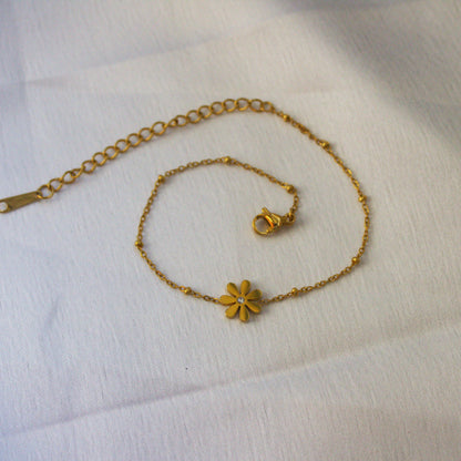 Dainty 18kt Gold Plated Flower Bracelet